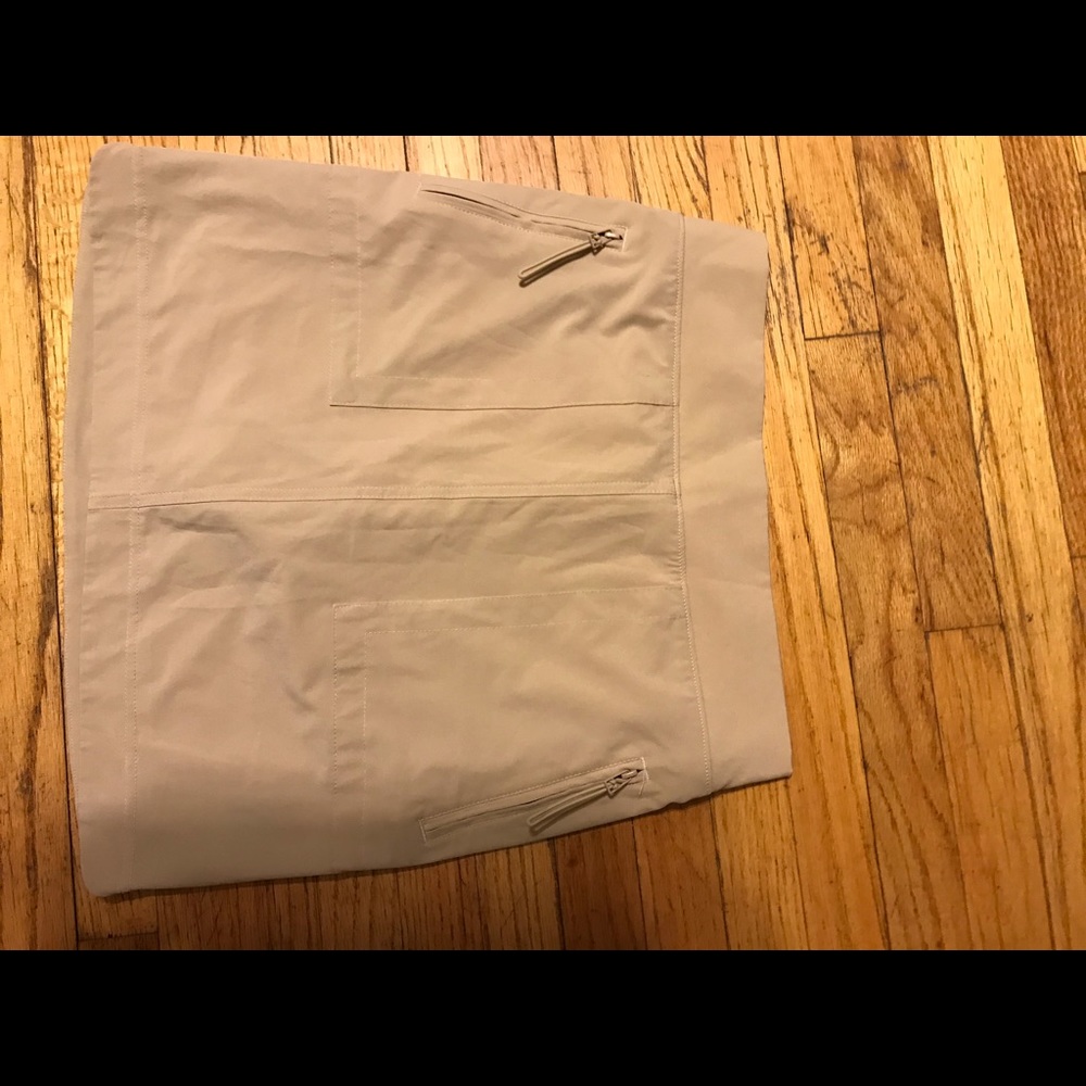 New Renuar skirt shorts size S
